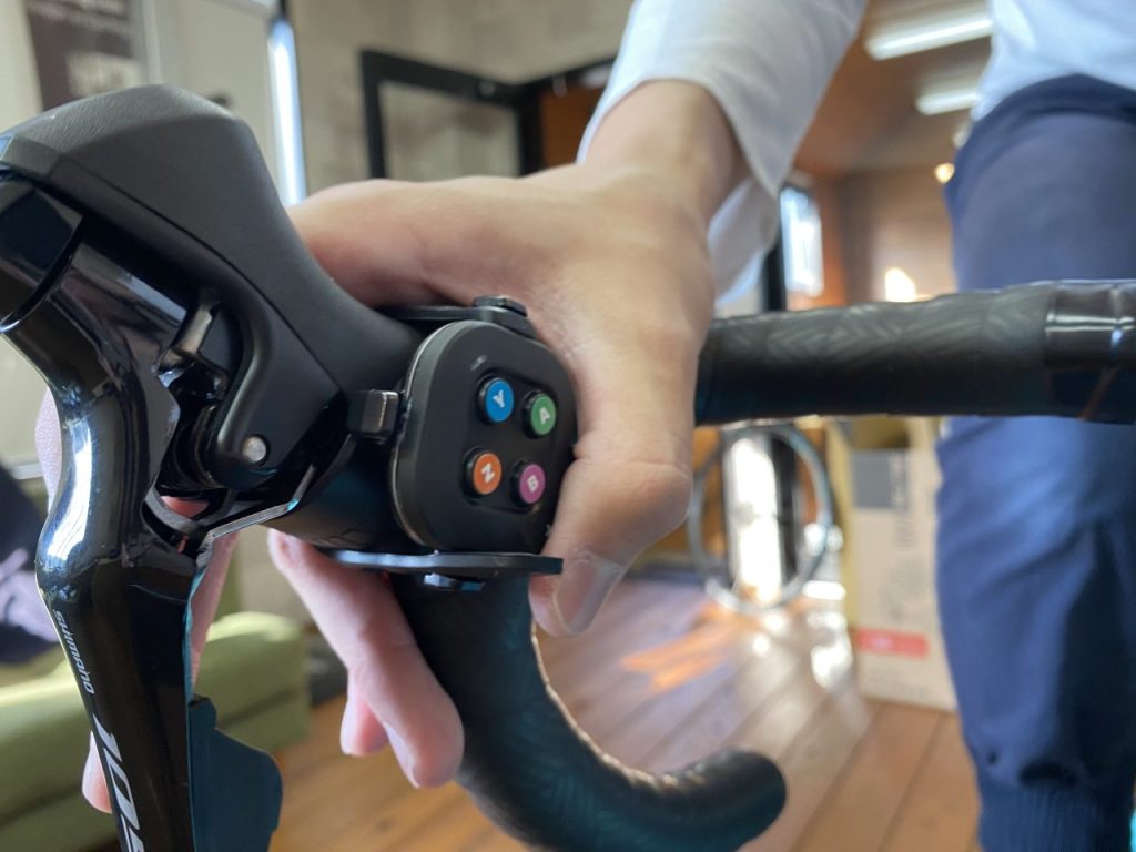 ELITE 最新スマートトレーナー RIVO with Zwift Cog and Click | Climb