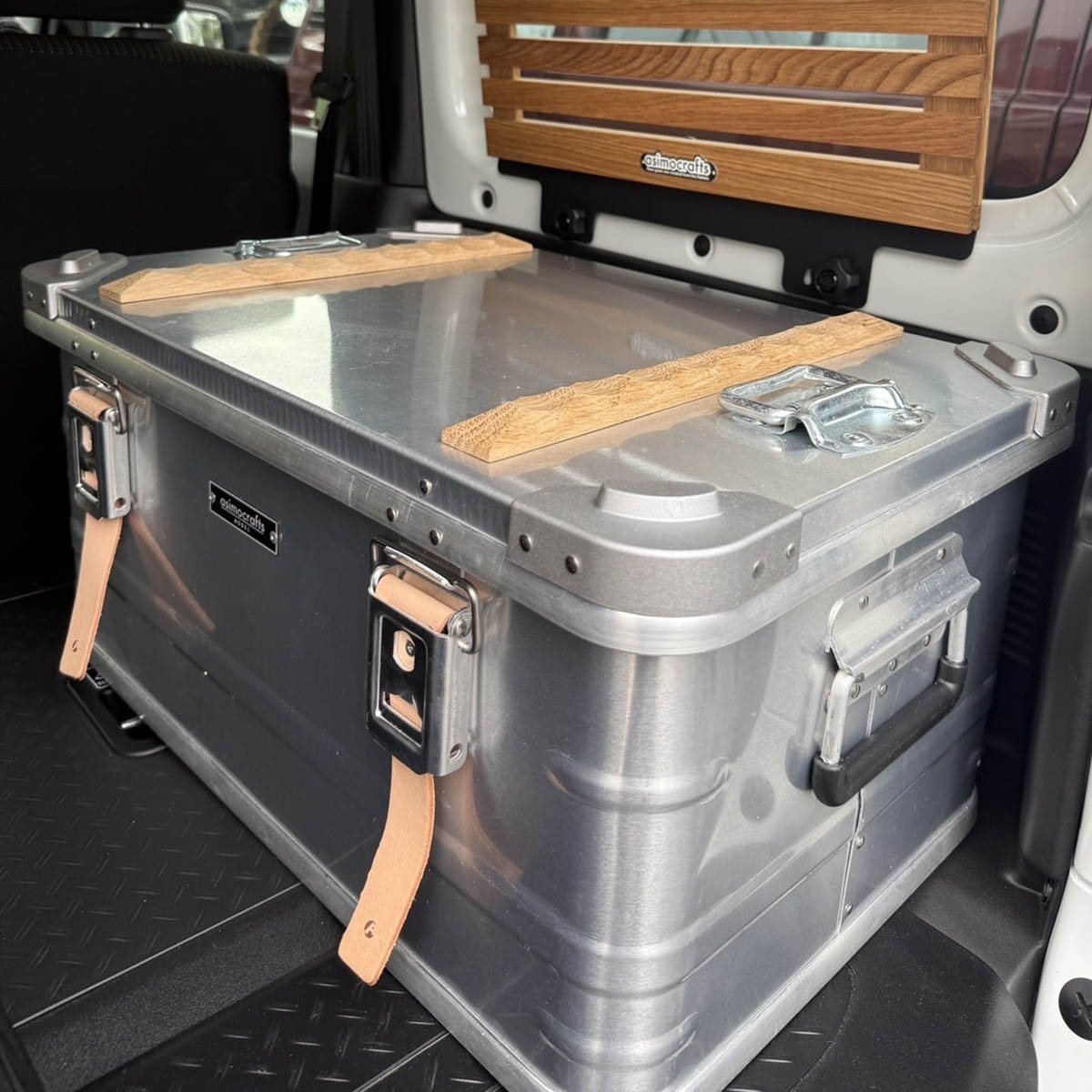 アシモクラフツより、純銅削り出し仕様の「MIYABI」が登場。人気コラボ