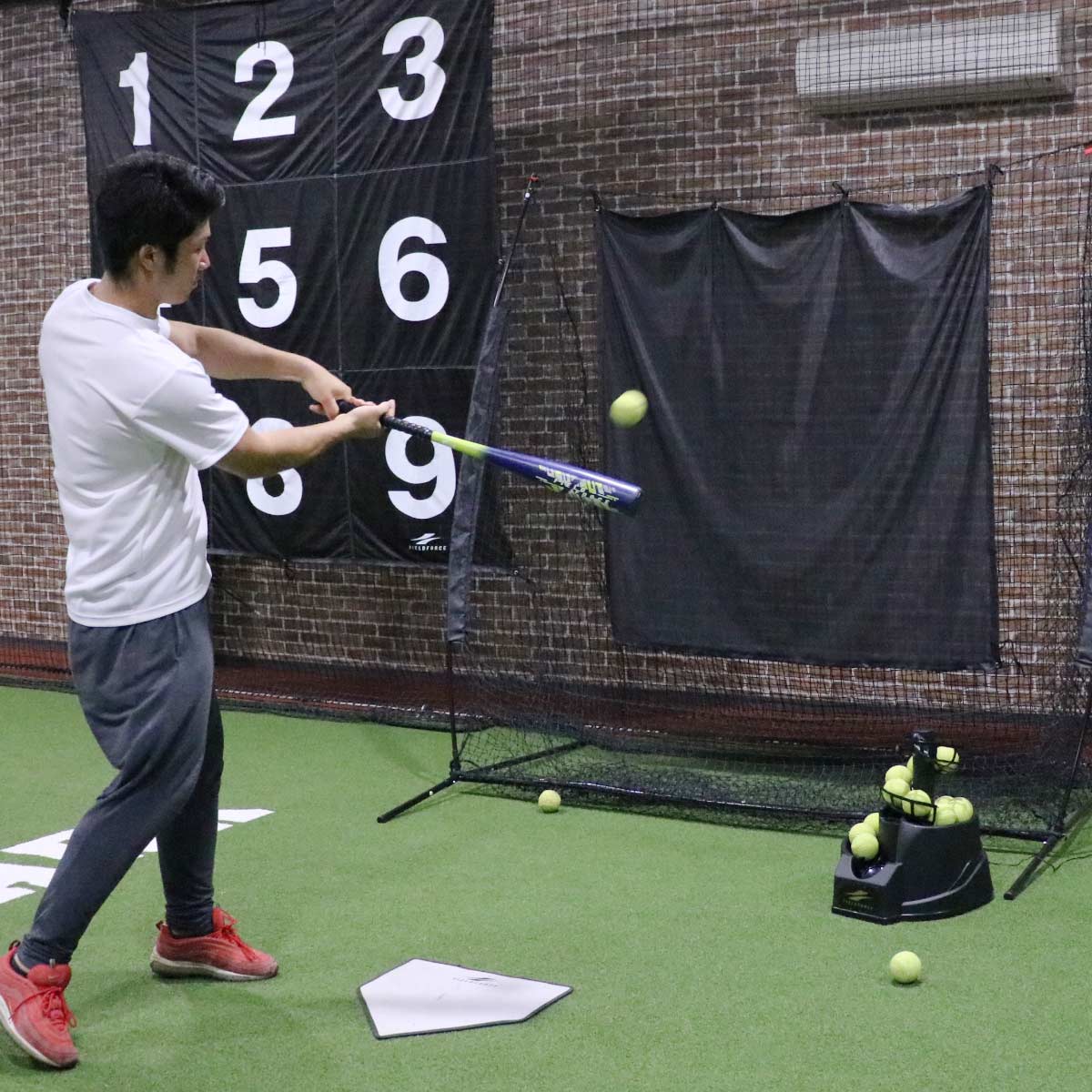 硬式・軟式兼用トスマシン｜FTM-242 – フィールドフォース