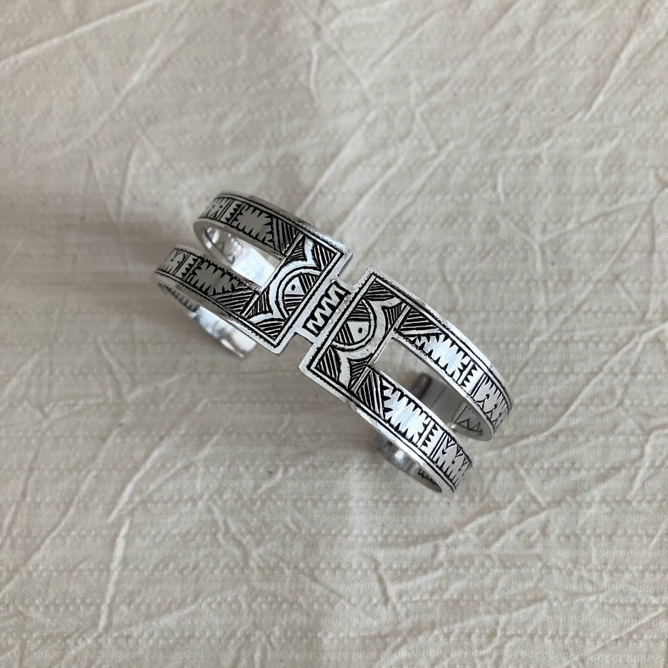 トゥアレグ族 トゥアレグシルバー B102【トゥアレグバングル】＊刻印