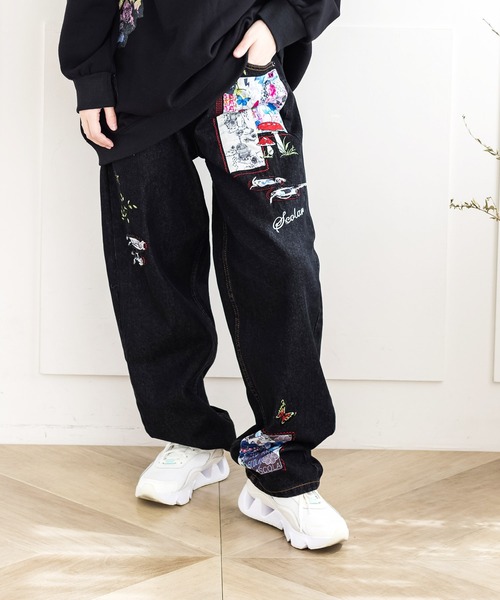 ScoLar（スカラー）の「アップリケ刺繍デニムパンツ（デニムパンツ