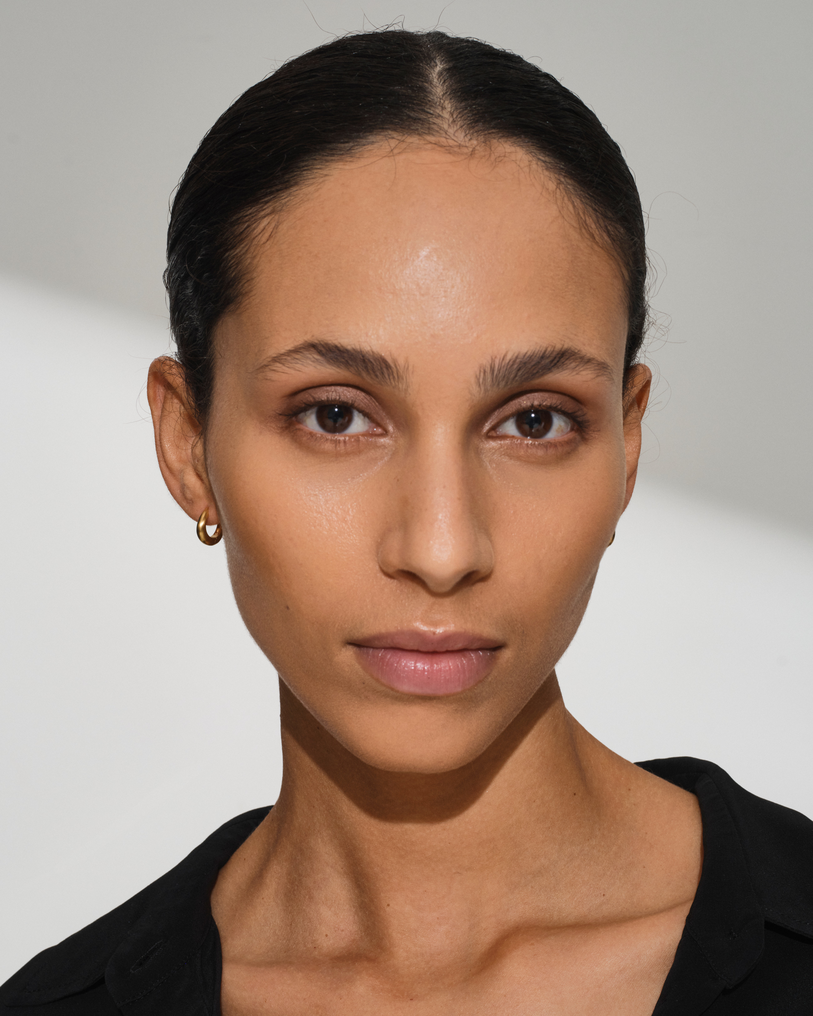 Liz Huggies Satin Gold - Tom Wood Project Official Online Store