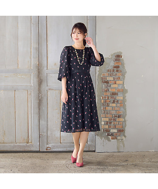 美シルエット】つぼみ刺繍ワンピース（51015501） | Rose