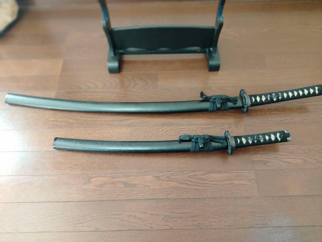 模造刀 上黒石目 龍雲の図 大刀 小刀 セット 刀袋付 楽天市場】模造刀 黒石目（大刀） 職人が丹念に製造。 コスプレの