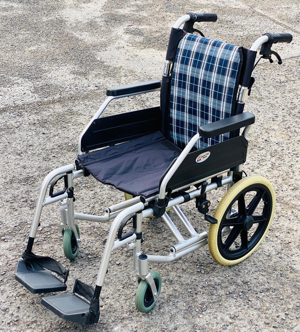 ケアテックジャパン ノーパンクタイヤ 軽量 介助型車いす ウイングスイングアウト ケアテックジャパン ○割引クーポン対象○ 車椅子 折りたたみ