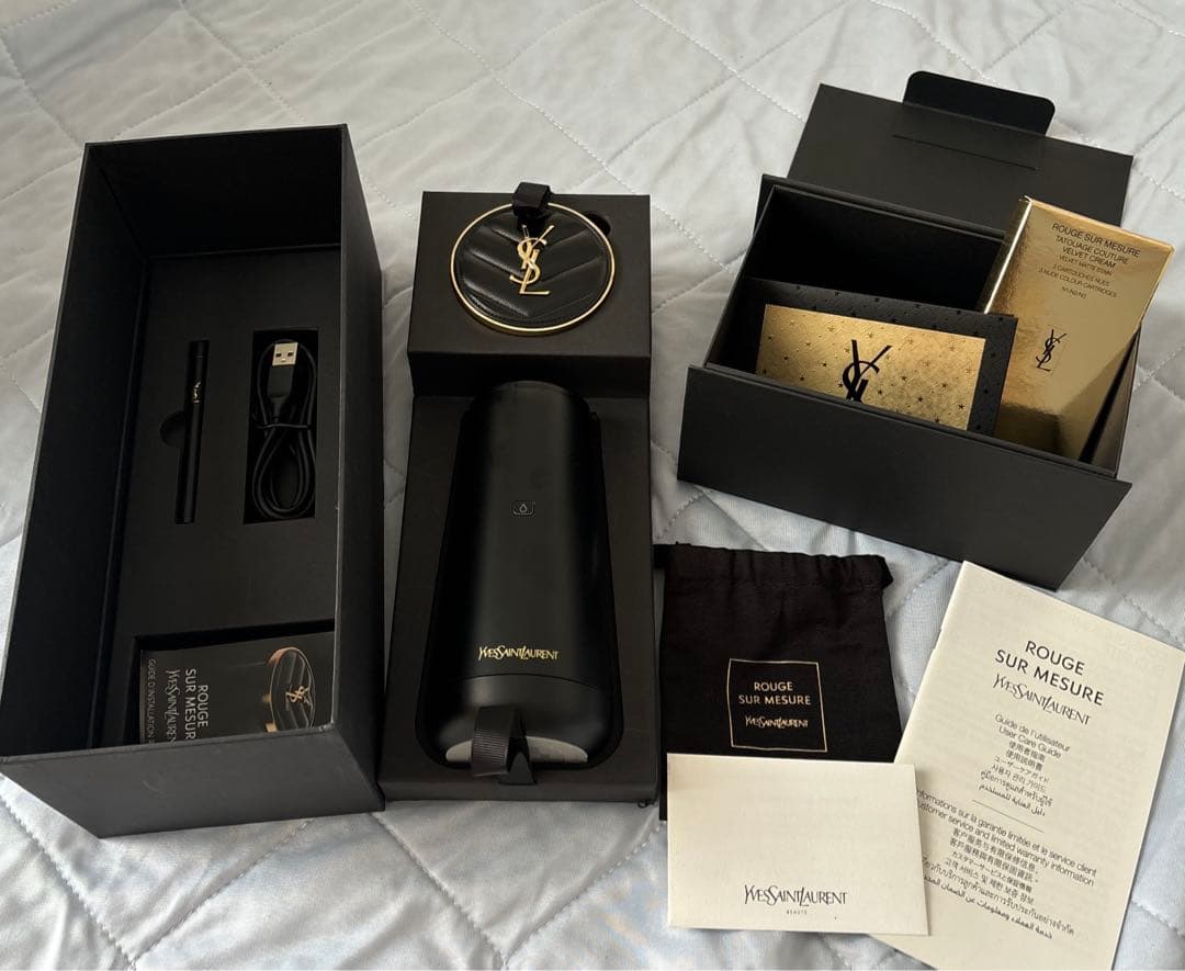 【美品】イヴ・サンローランYSL ルージュシュールムジュール イヴ・サンローランのリップ作成デバイス、約9,000通りから好きな色を