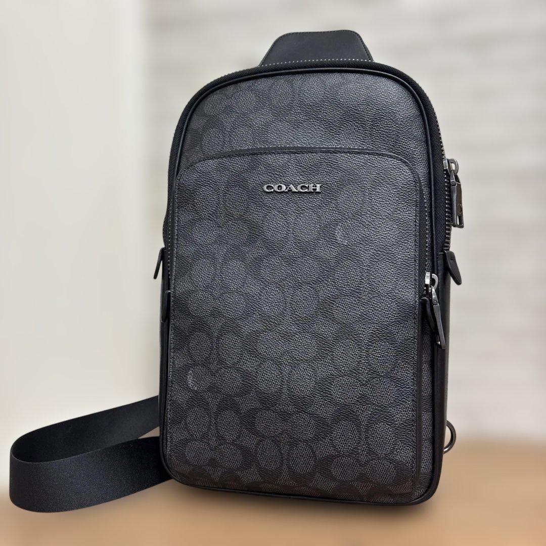 美品　COACH ブラック ボディバッグ COACH（コーチ） 並行輸入 ウエストバッグ ボディバッグ ぺ