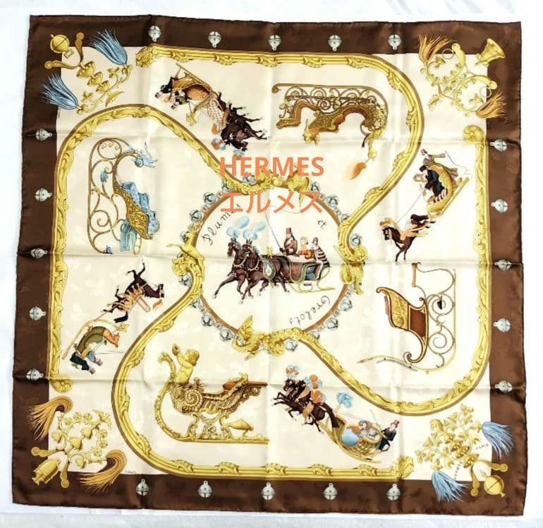 【未使用、スカーフのみ】HERMES　エルメス　スカーフ　羽飾りと鈴　カレ90 HERMES エルメス カレ90 Plumes et Grelots 羽飾りと鈴 ネイビー 刺繍